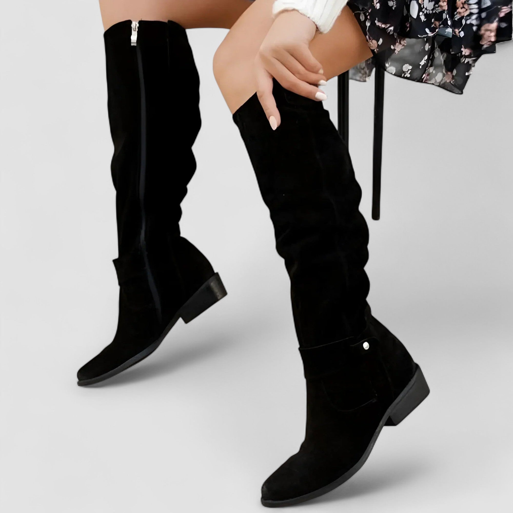 NORA™ | Botas grises