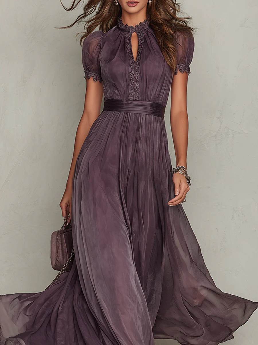 Flavia | Elegante vestido largo violeta con escote en forma de gota y encaje