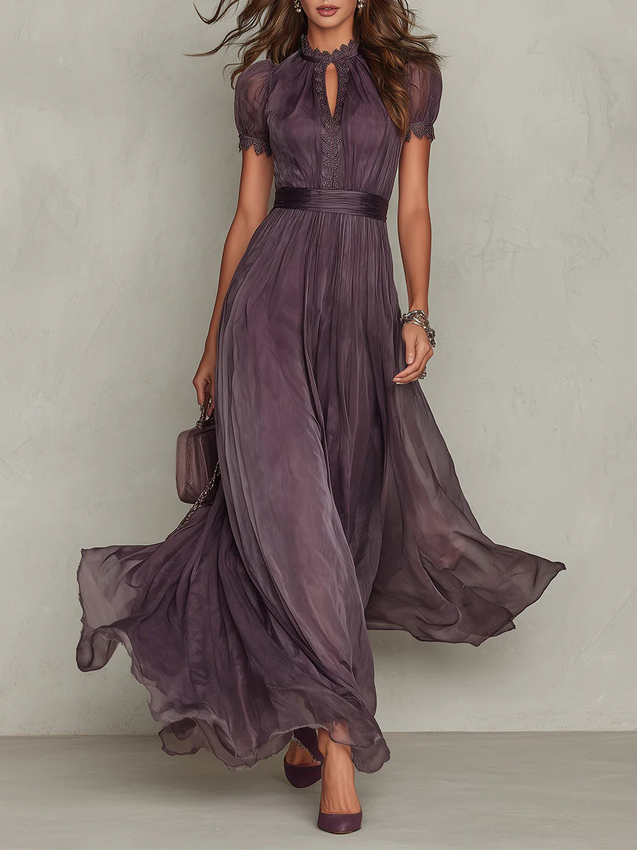 Flavia | Elegante vestido largo violeta con escote en forma de gota y encaje